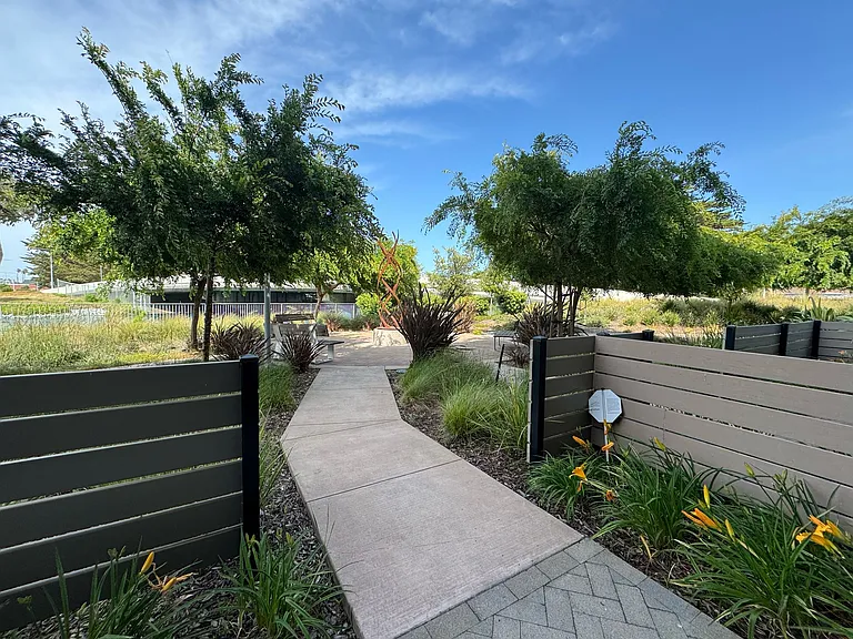 220 Argonaut Ln — Photo 3