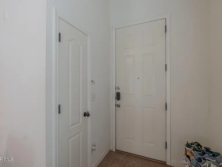 2232 Honour Point Pl — Photo 11