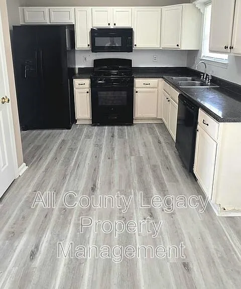760 Mountain Ridge Way — Photo 5