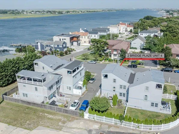 2 Bridge Plaza #4, Atlantic Beach, NY 11509
