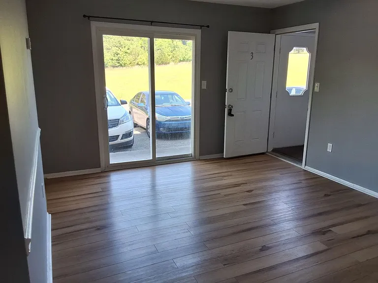 1190 Lois Ln — Photo 7