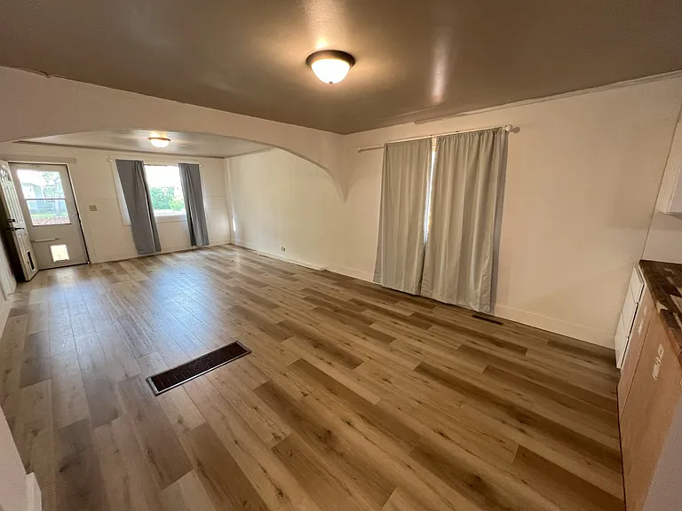 114 W Jefferson Ave — Photo 21
