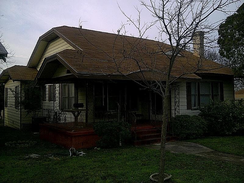 1st image of 946 W Mistletoe Ave
