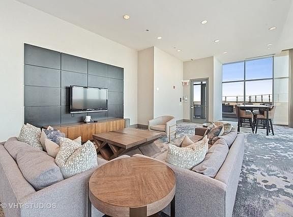 4th image of 600 N Lake Shore Dr APT 3909
