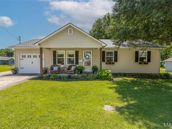 332 E Parker Ave, Chaffee, MO 63740
