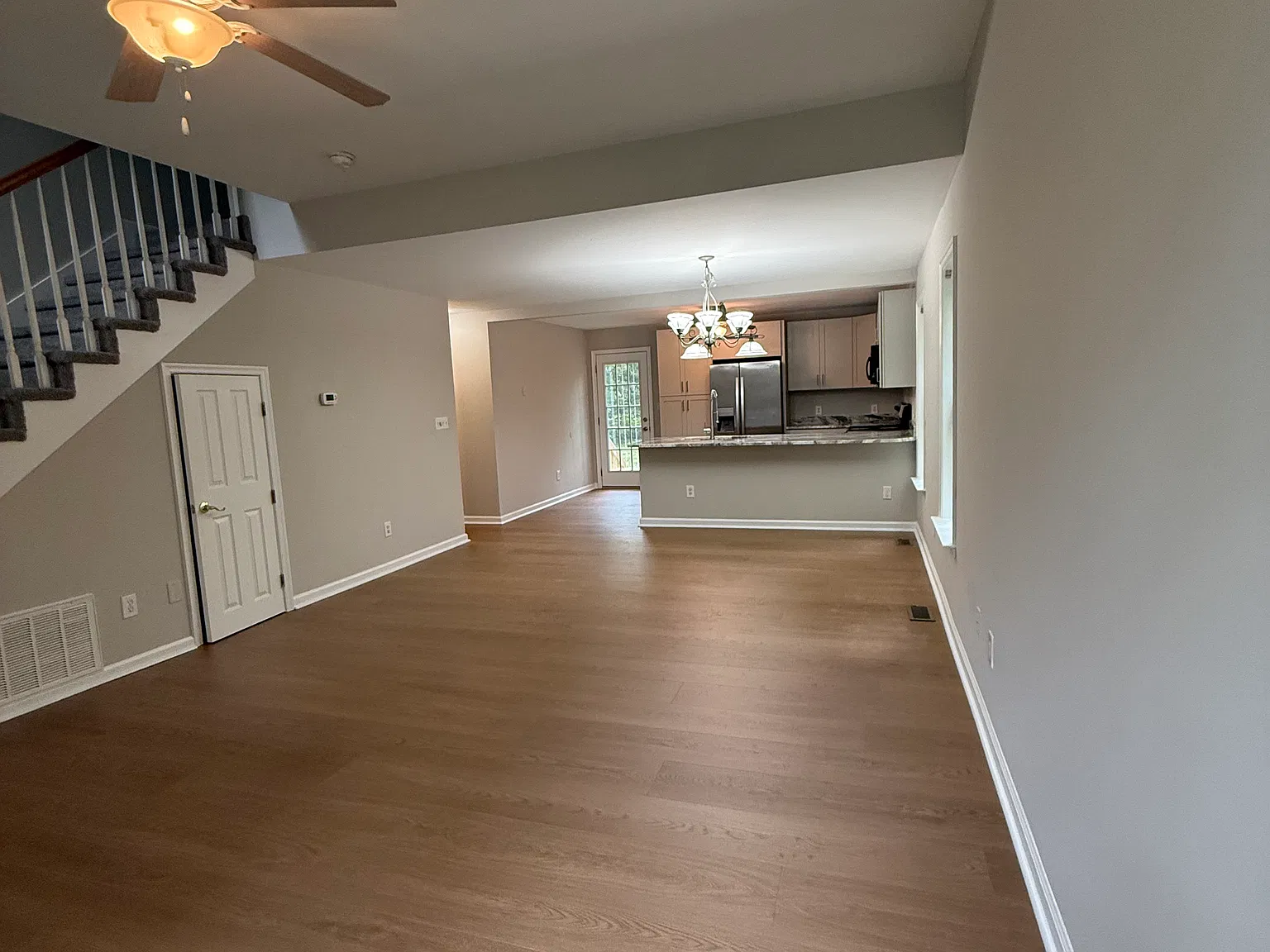 4 bed, 2.5 bath, 1733 sqft, $2,900 — Photo 2