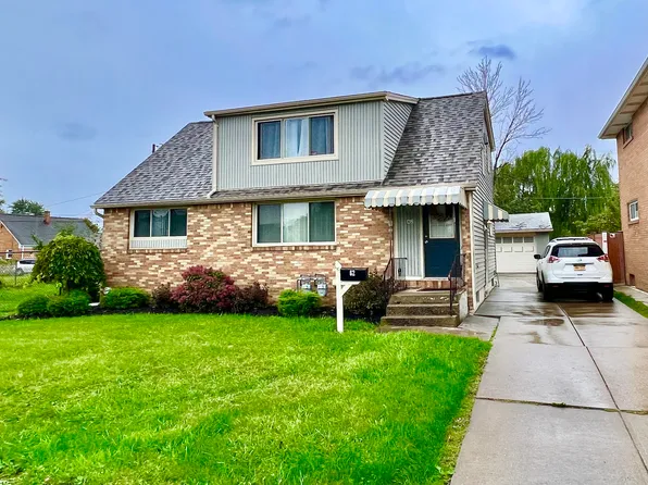 62 Beach Rd, Buffalo, NY 14225