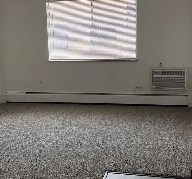 1257 N Logan St — Photo 9