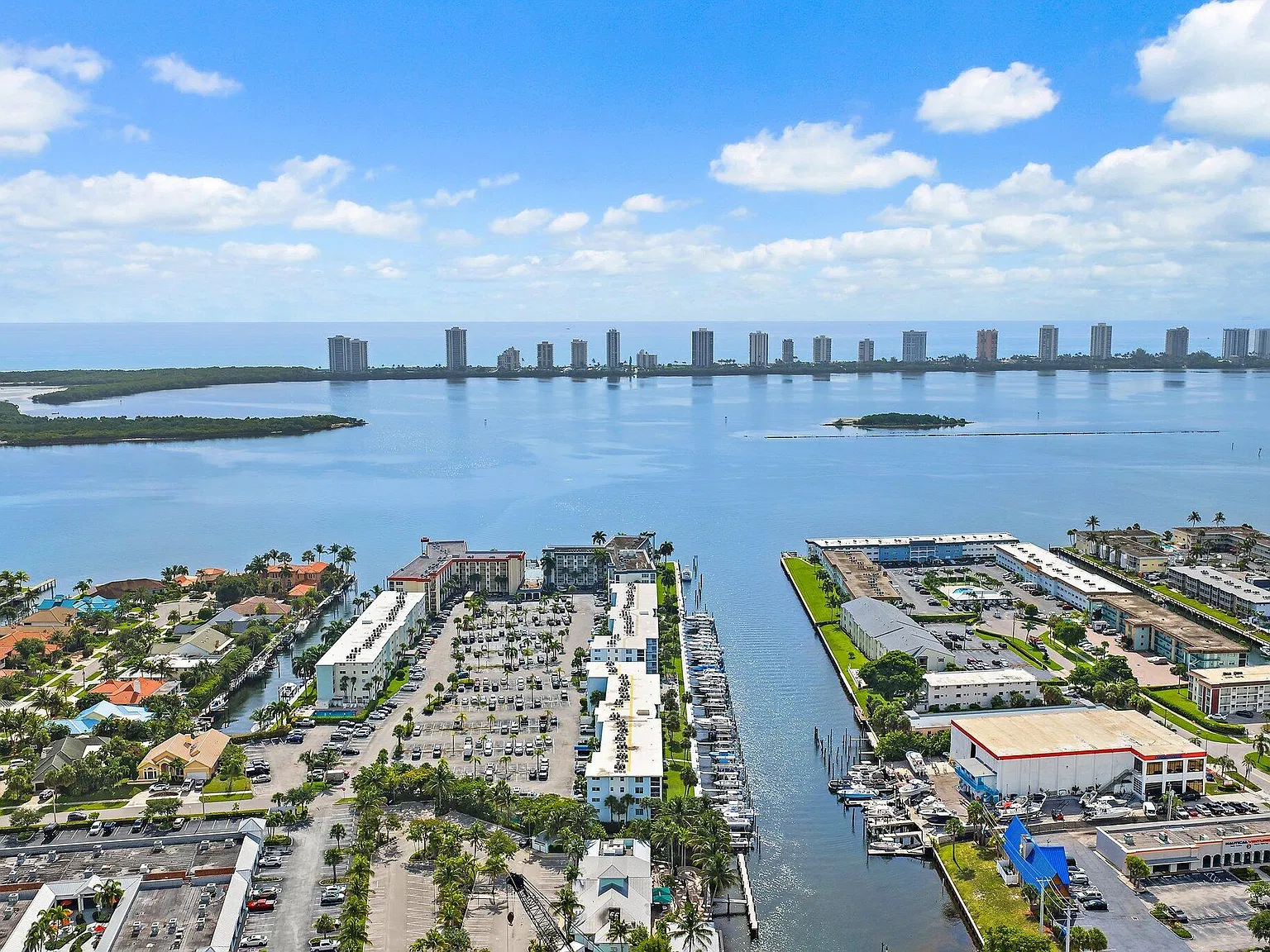 100 Paradise Harbour Blvd — Photo 3