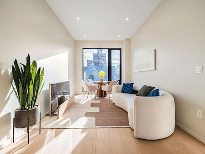 31-16 21st St #4B, Astoria, NY, 11106