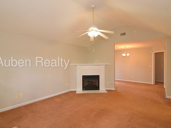 4th image of 2830 Cranbrook Dr