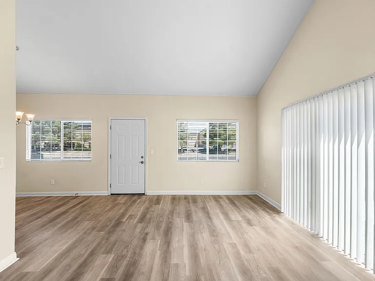 1648 Cactus Dr #D — Photo 7