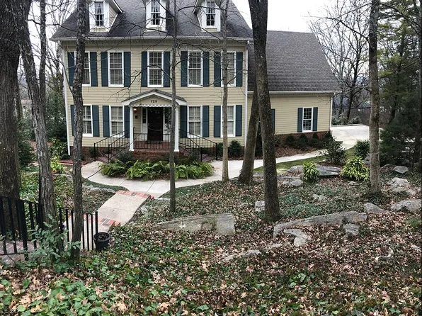 725 Mullins Hill Cir SE, Huntsville, AL 35802