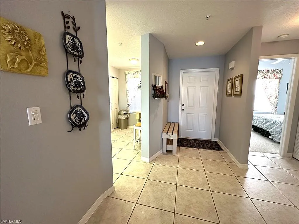 2 bed, 2.0 bath, 1107 sqft, $4,000 — Photo 3