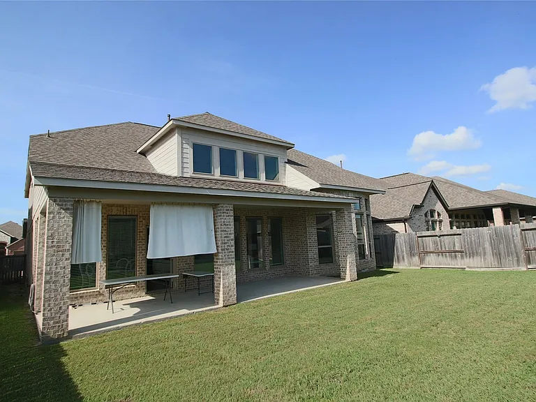 24727 Tanoureen Dr — Photo 45