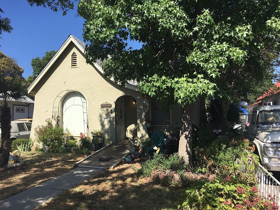 2nd image of 1255 N Roosevelt Ave