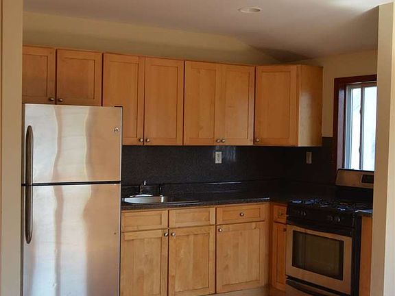 3rd image of 119-45 190th St #2