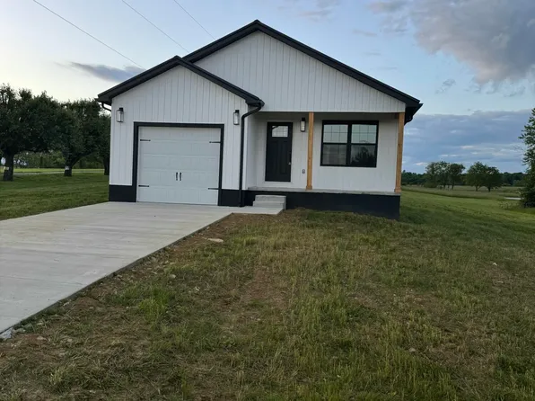 15 David St, Flemingsburg, KY 41041