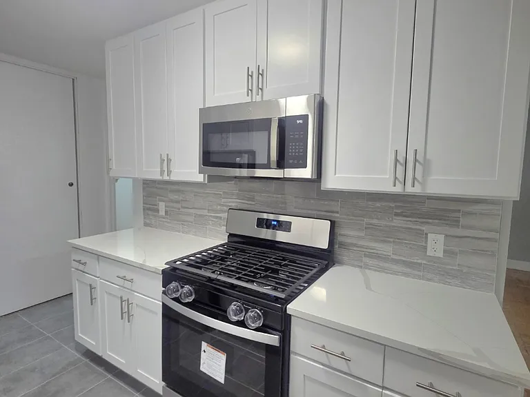 67-00 192nd St #807 — Photo 6