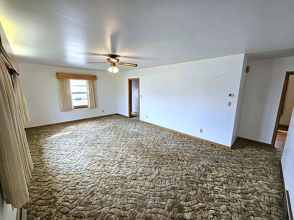 3rd image of 12 Bluff St