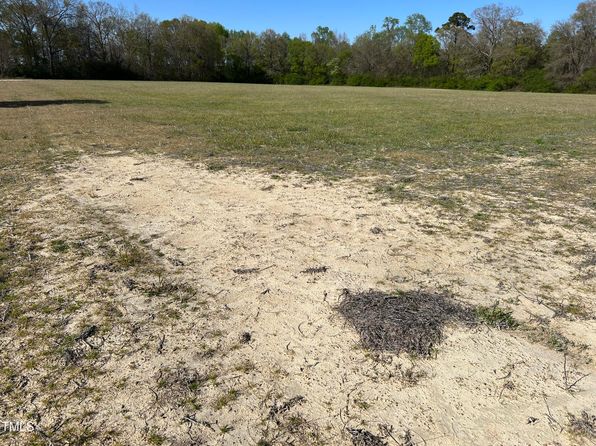 1 Erwin Chapel Rd, Dunn, NC 28334