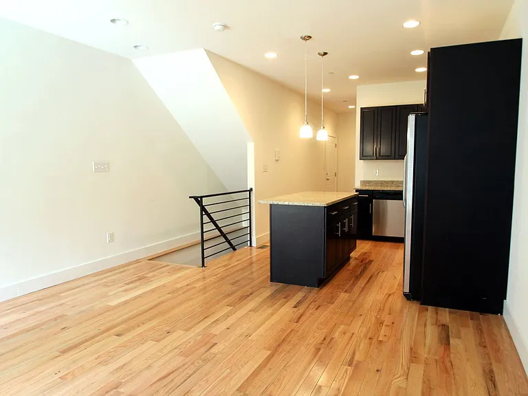 1612 Ogden St — Photo 8