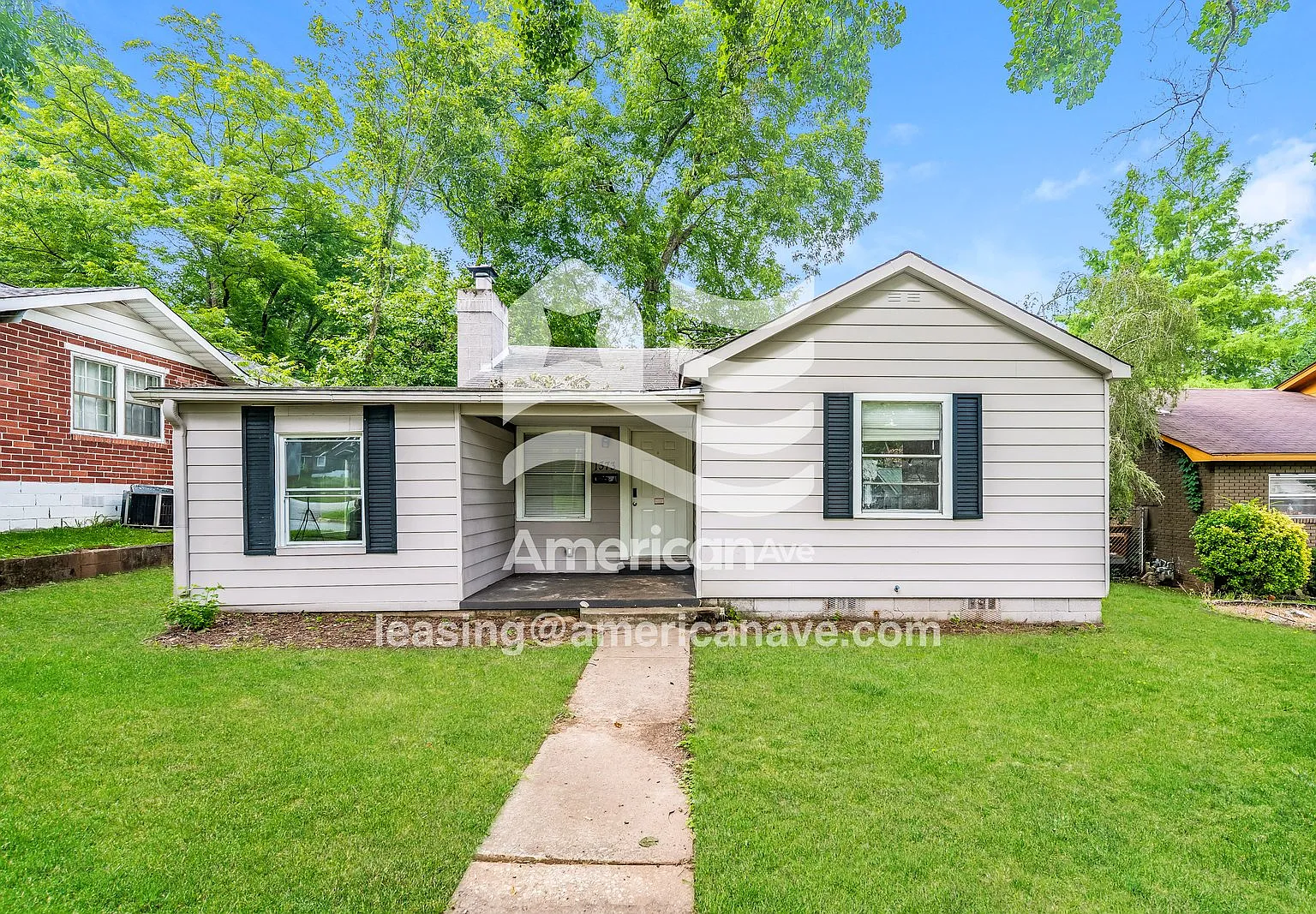 3 bed, 1.0 bath, 1344 sqft, $1,097 — Photo 1