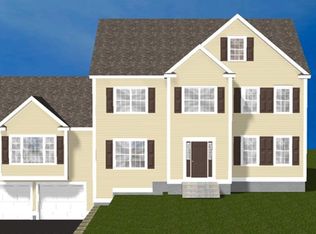 14 Overlook Dr, Danvers, MA 01923