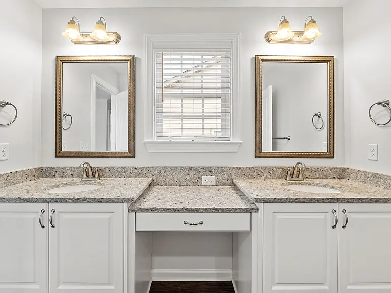 597 Vinings Dr — Photo 31
