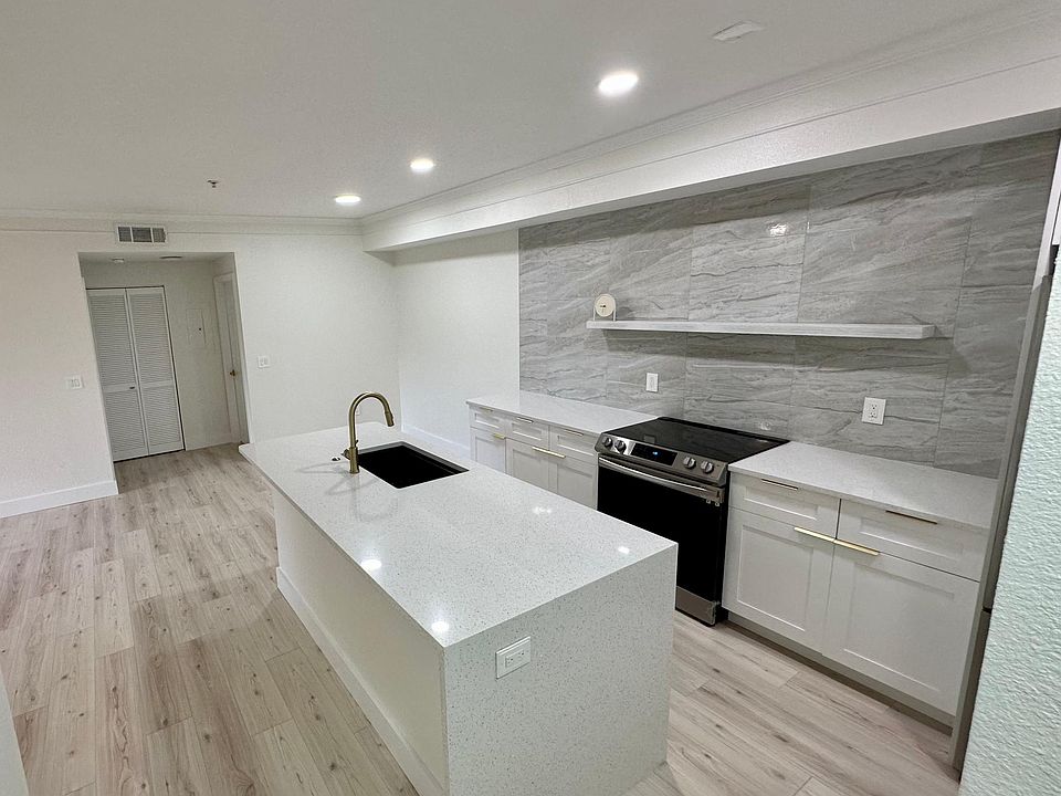 1st image of 11571 Villa Grand APT 611