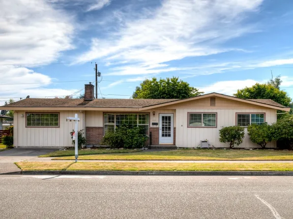 1244 Garfield St, Enumclaw, WA 98022