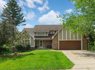 15573 Canyon Rdg, Eden Prairie, MN 55347