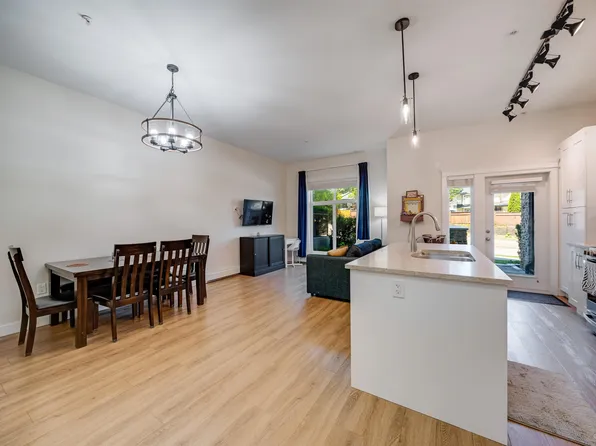 11077 Ravine Rd #114, Surrey, BC V3T 3X5