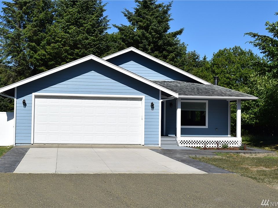 1st image of 776 Island Cir SE