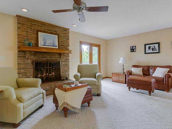 3rd image of 5692 Lismore Ct