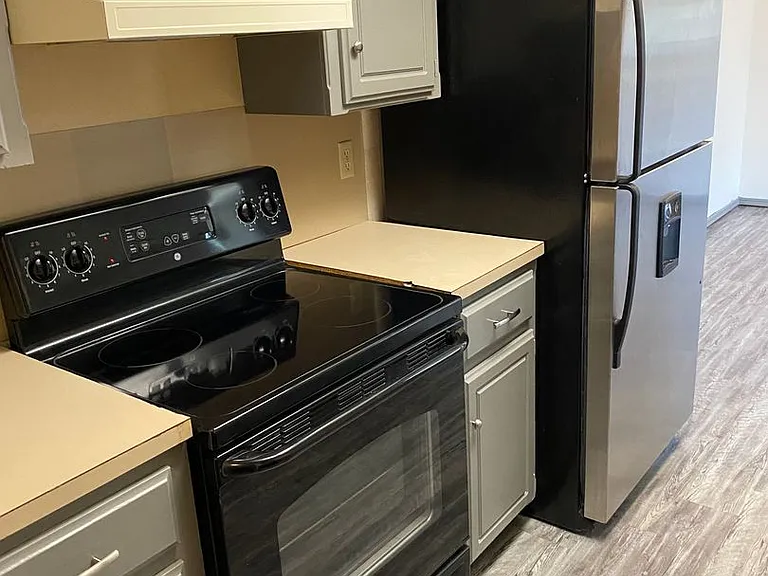 4201 Colony Dr — Photo 5