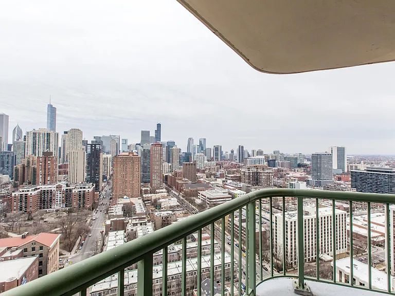 111 W Maple St #2904 — Photo 13
