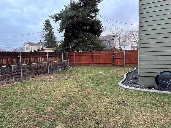 5th image of 1406 Thayer Dr
