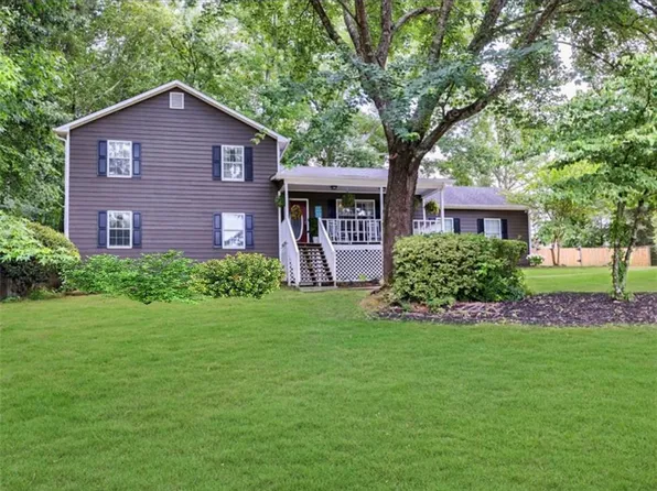 1221 Saint Andrews Dr, Auburn, GA 30011