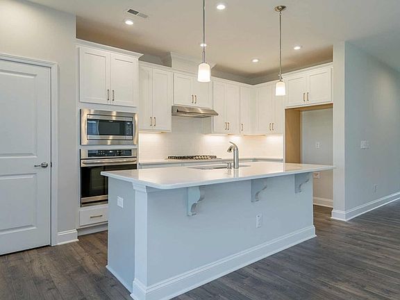 The Holmes - Kitchen