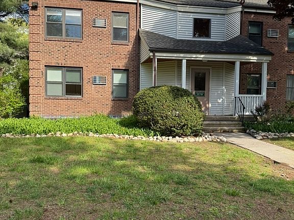 2nd image of 104 Wellington Dr Unit 104