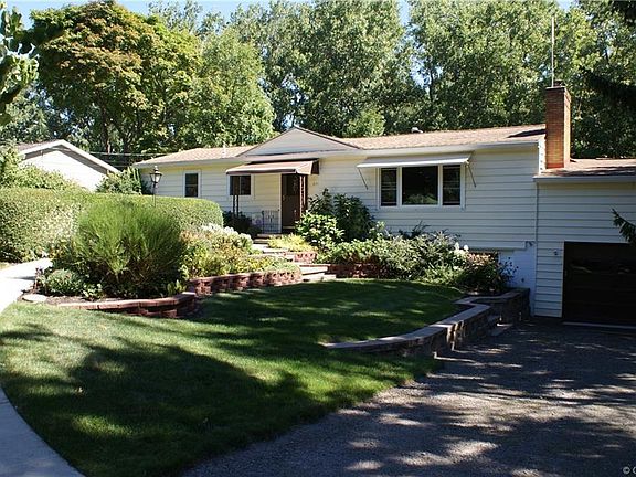 3rd image of 634 Van Alstyne Rd