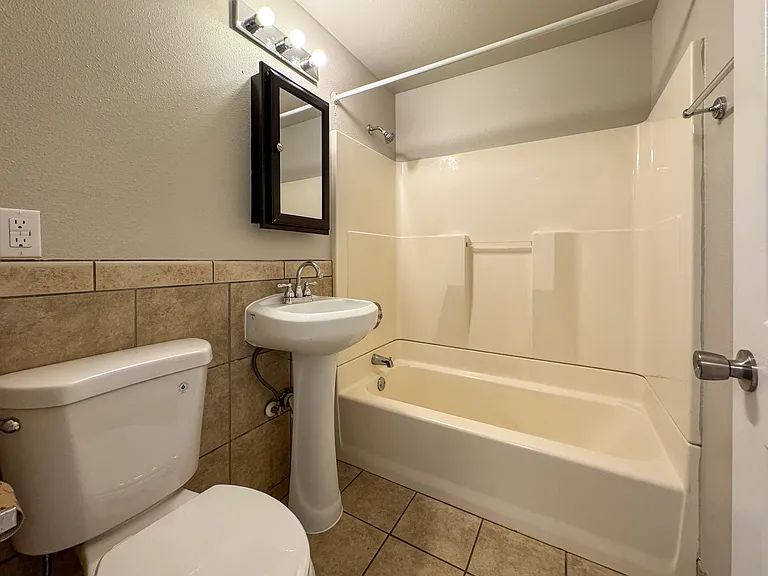 2815 S Alaska St #202 — Photo 13