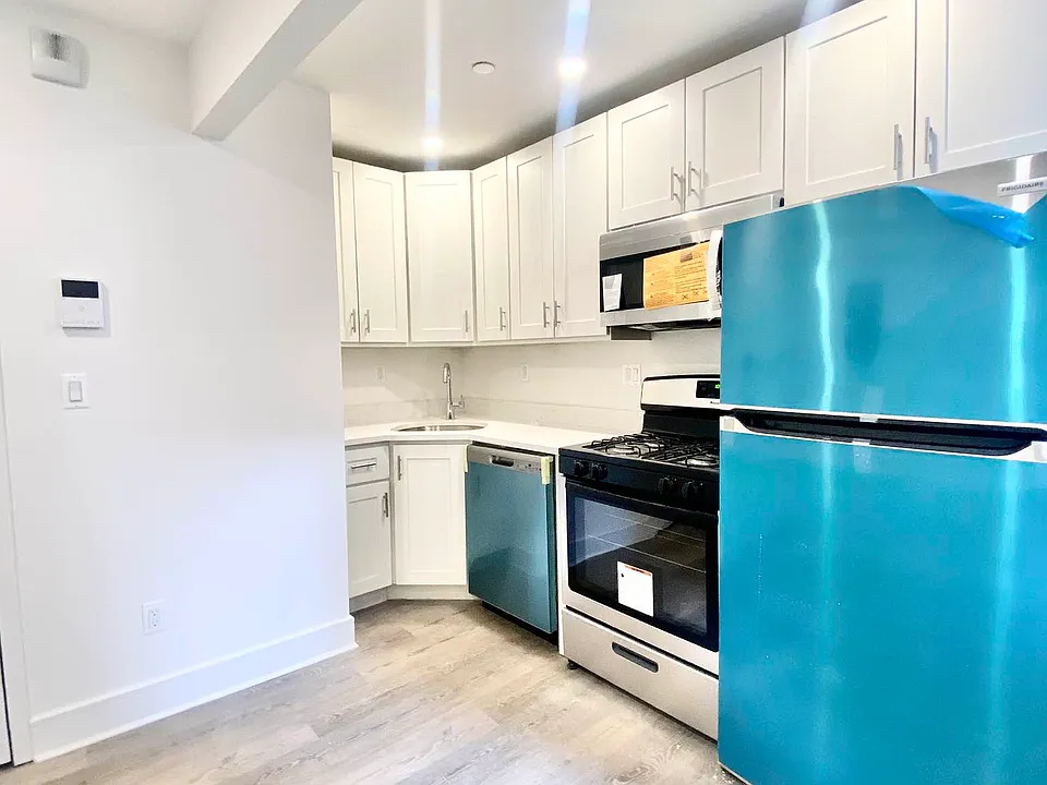 45 W 81st St #15R
