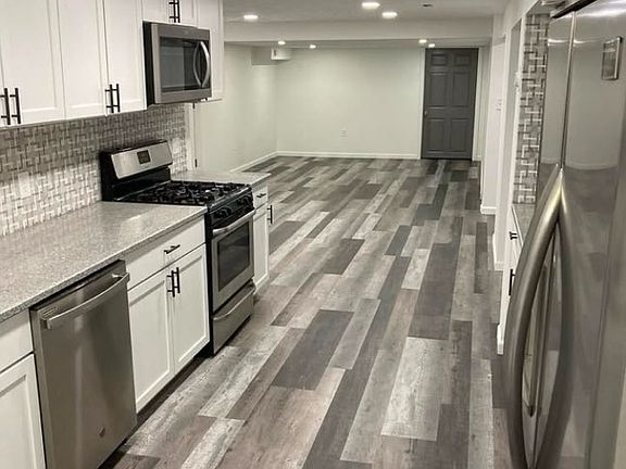 2nd image of 31957 Grove St