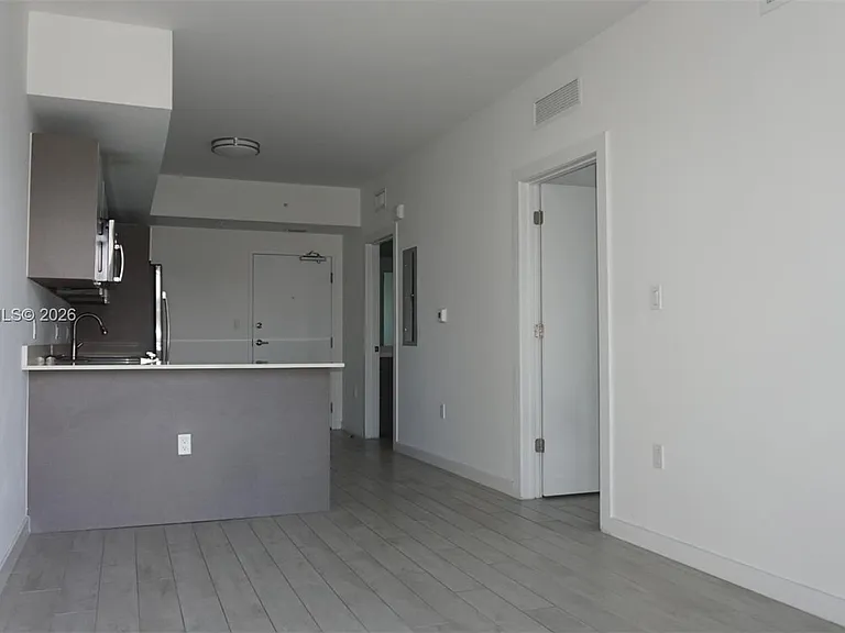 321 NE 26th St #705 — Photo 14