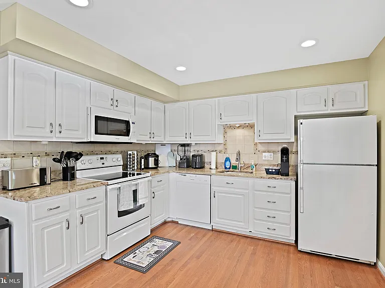 5267 Leestone Ct — Photo 6