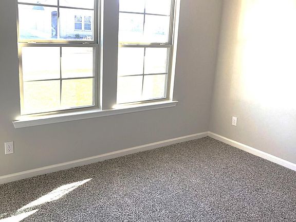 3rd image of 130 Abbeywood Ct