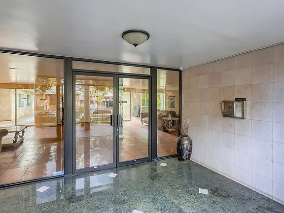 2nd image of 1146 E Lexington Dr #34
