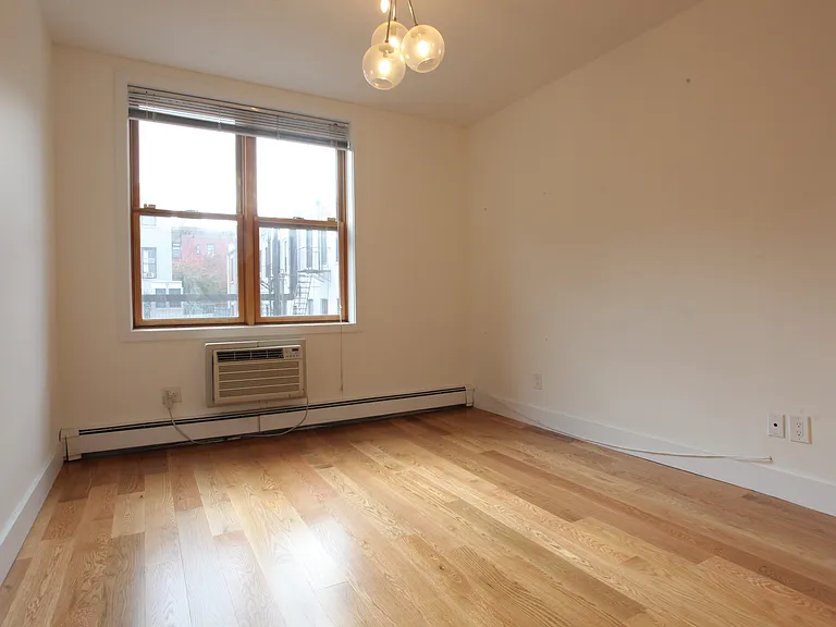 150 S 1st St #3K — Photo 4